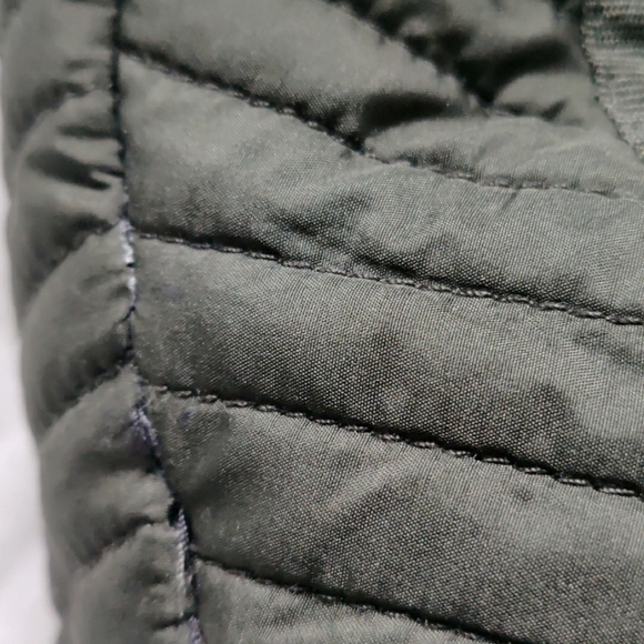 Weatherproof fur lined vest. - Picture 12 of 12